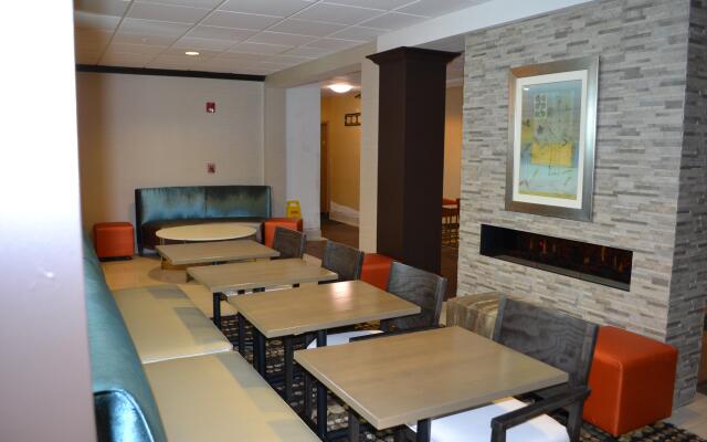 Holiday Inn Express & Suites Kent - University Area by IHG