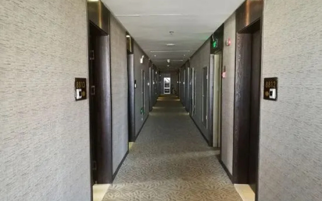 Letian Century City Hotel (Weihai Railway Station Hanlefang)