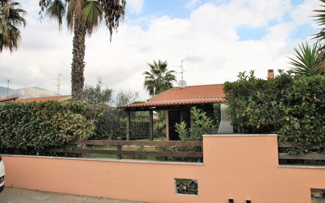 "villa Barbie Between Terracina and Sperlonga, 400 mt From Beach"