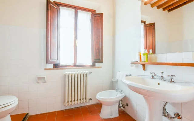 Rustic Farmhouse in Terricciola