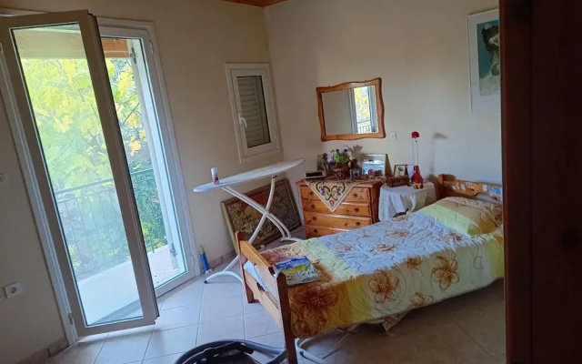 Hillview Holiday Home in Kalavrouza