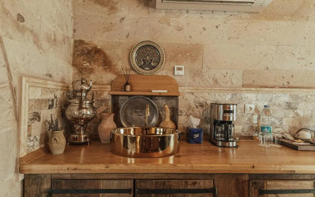 Sah Saray Cave Suites Halal Hotel