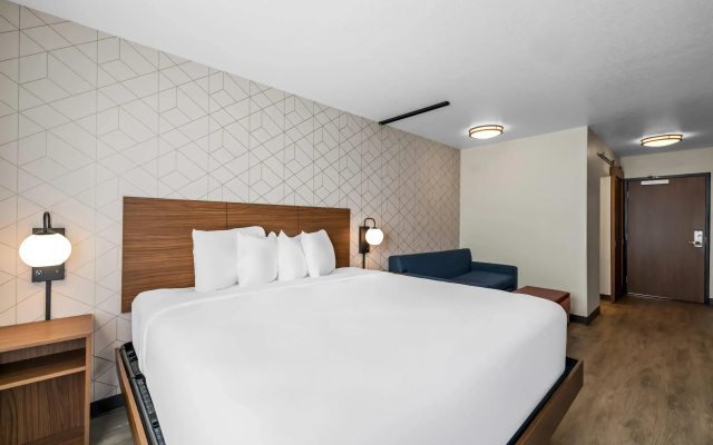 Everhome Suites Rochester Greece