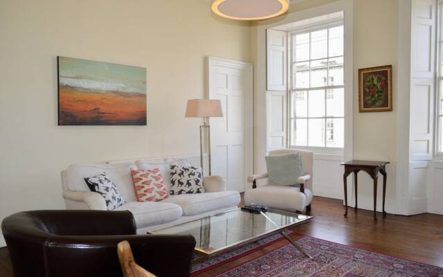 2 Bedroom Apartment in Edinburgh New Town