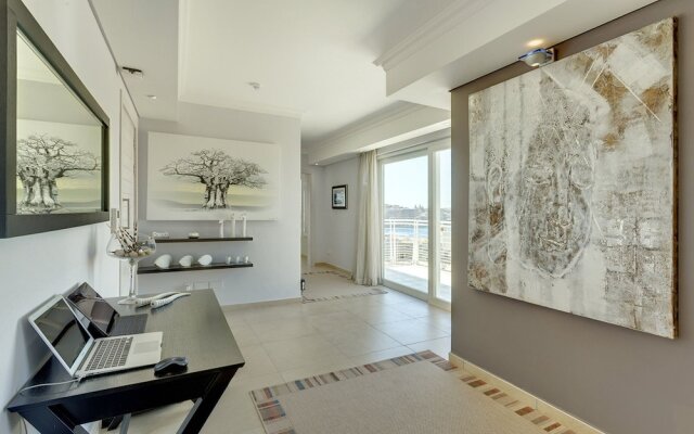 Luxury Apartment inc Pool & Views