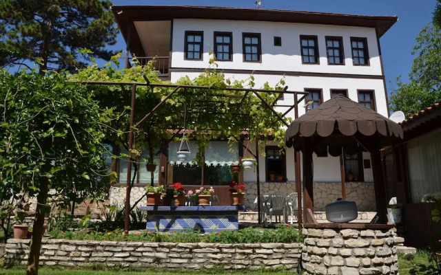 Dibekonu Konak