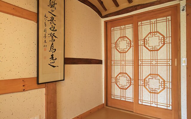 Jeonju Hanok Madang Pension