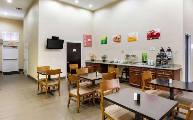 Quality Suites Houston NW Cy-Fair