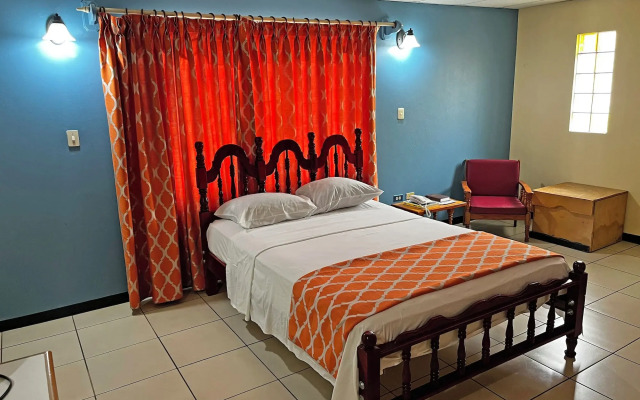 Sundeck Suites