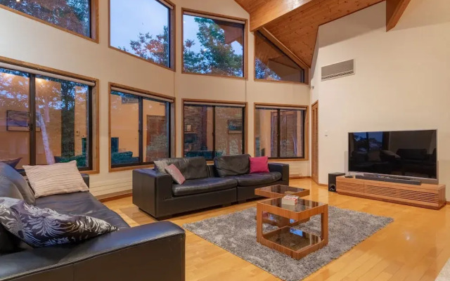 Starchase by H2 Life