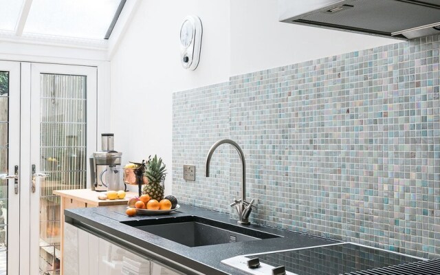 Beautiful, Grand House - Modern Art-Filled Interior