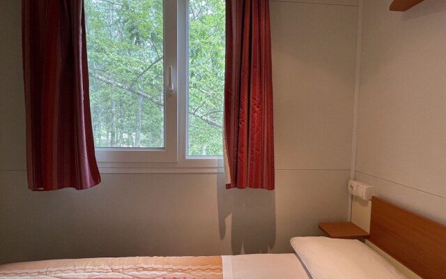 Cosy Mobile Home in Toscana With Shared Pool