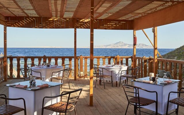 Parrotel Beach Resort