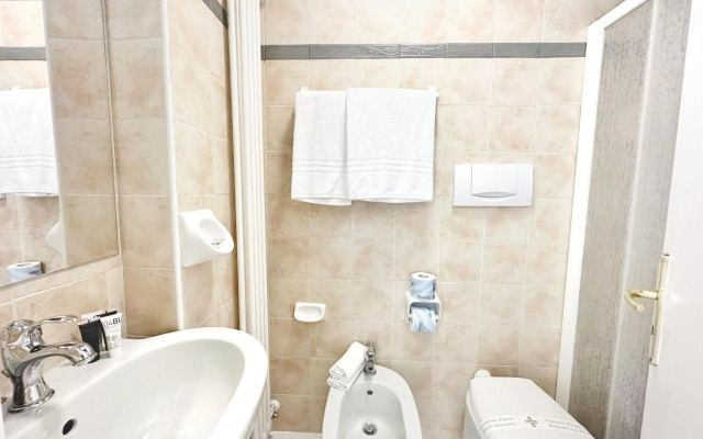 Aura Living Hotel