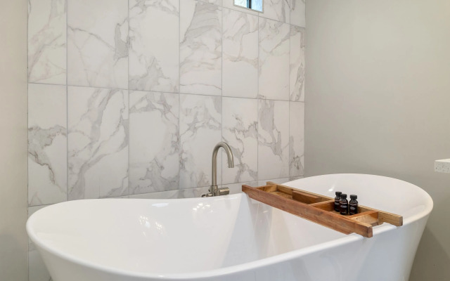 White Agate by Avantstay Pool + Playground