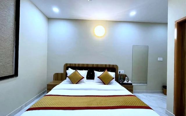 Hotel Vrinda Niddhivan- near Prem mandir