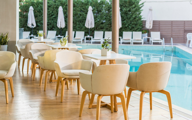 Nefeli Hotel