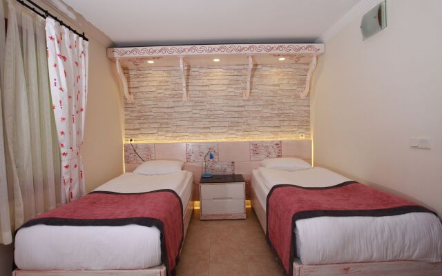Azur Hotel
