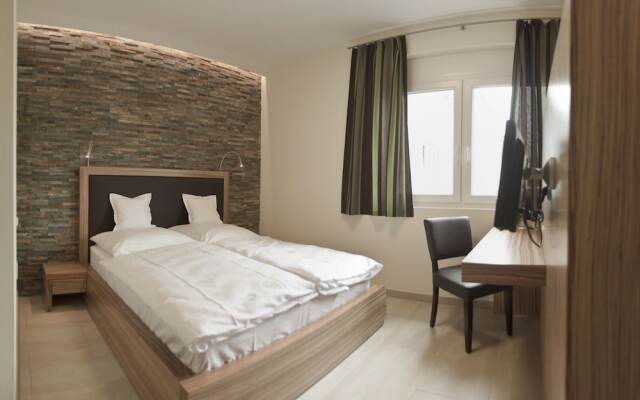 Hotel Maxis