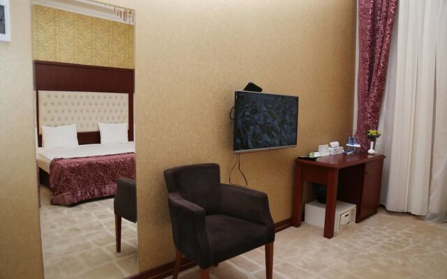 Clover Hotel Baku