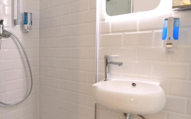 Hotel Apadana Frankfurt