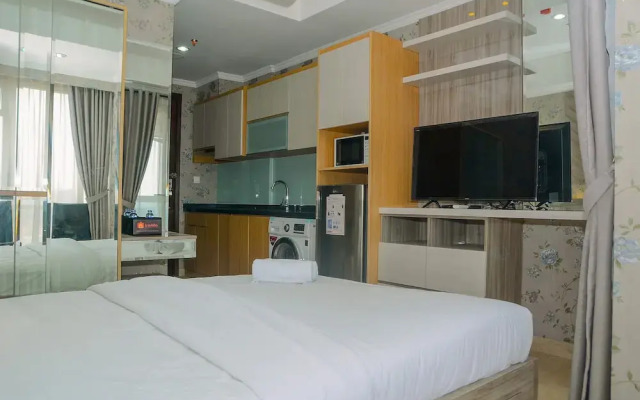 Tranquil Studio Apartment at Menteng Park