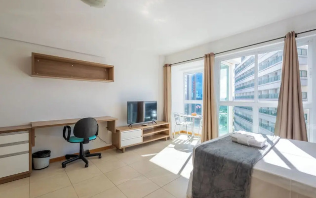 Studio em cond. c/ Academia, Asa Norte SMZ407