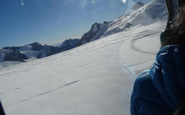 Alpine Glacier Motel