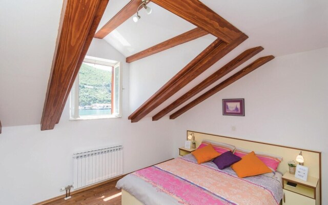 Nice Home in Mokosica With Wifi and 6 Bedrooms