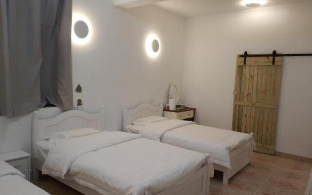 Dali Ancient Town Zhijue No.205 Guesthouse