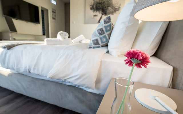 Urban Nest - Suites & Apartments
