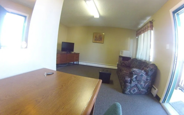 Outpost Motel & Kitchenette Suites