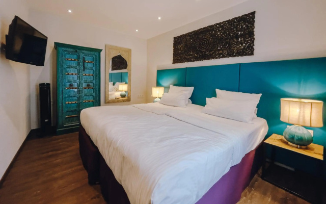 Hotel VIII