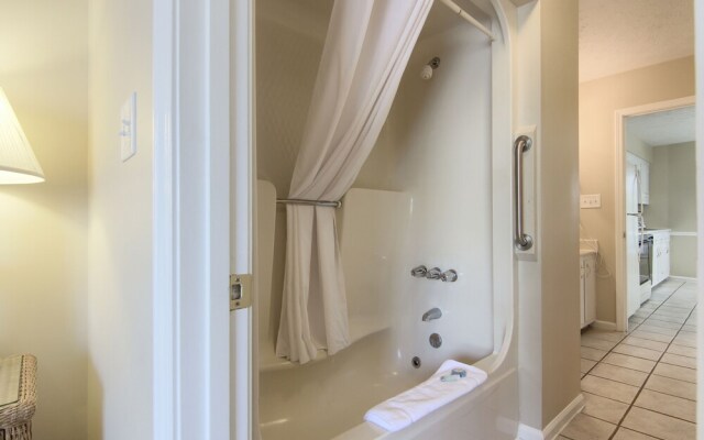Country Club Villas