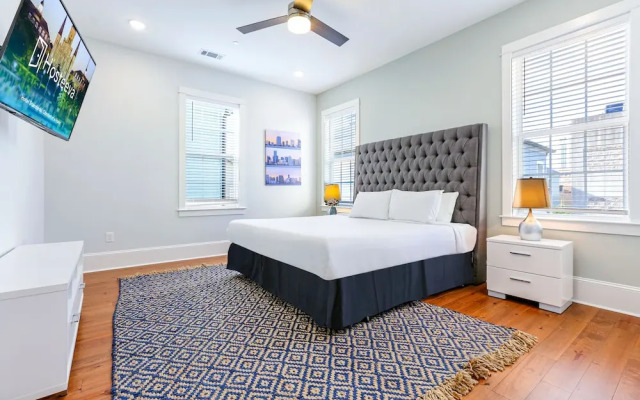 Stunning Modern and Fully-Upgraded 5 BR with Pool