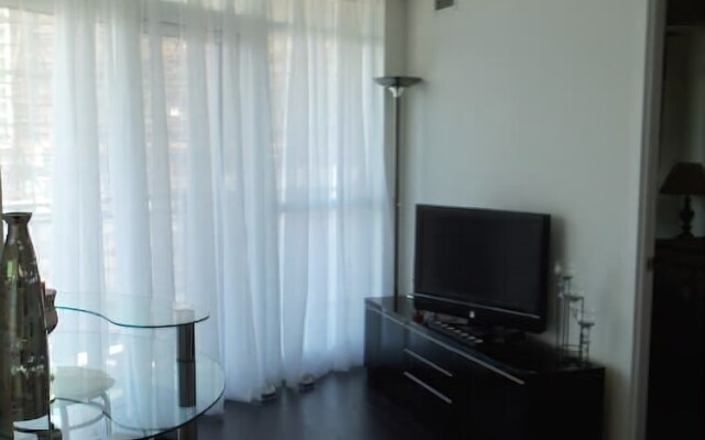 Boutique Harbourfront Condos