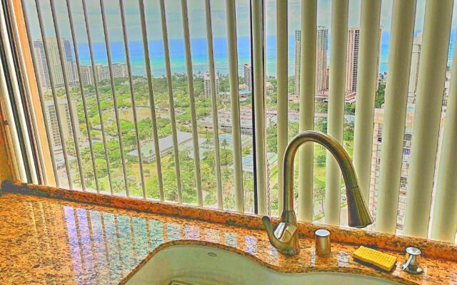 Hawaiian Monarch Penthouse 3bedroom