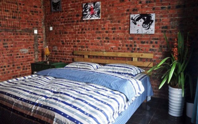 Dali 12 times international youth hostel