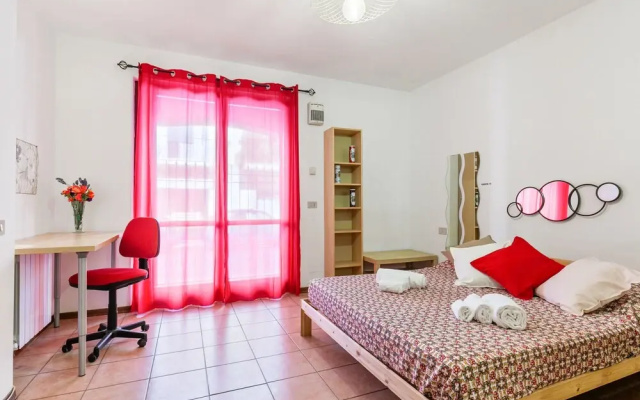 Airport & Station Flat - Private Parking