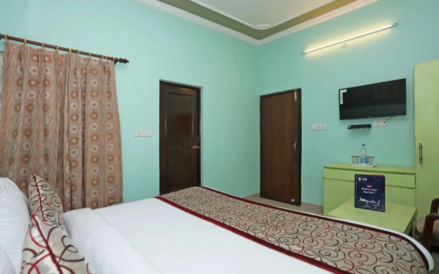 OYO 11312 Hotel Aero Capitol