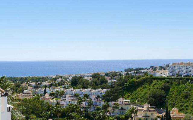 Stunning Apartment La Colinas de Calahonda with Sea Views