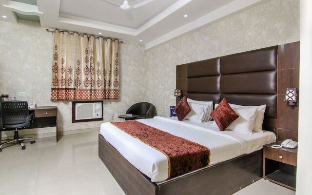 OYO 11532 Hotel SR Grand