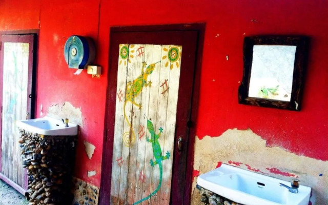 Giant House Riverside