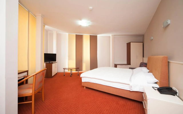 Hotel Lebed