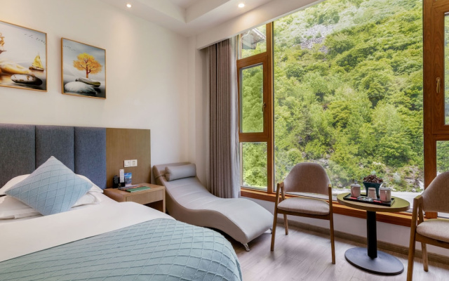 Lixian Bipeng Shiguang Hot Spring Hotel