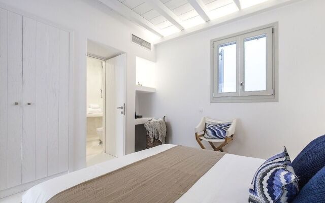 Villa Blue - White by Thea-concept