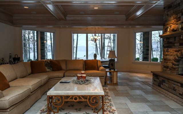 Preston on the Lake 5 Bedroom House