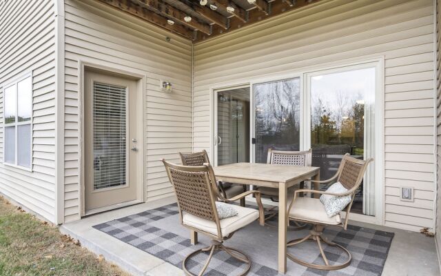 Majestic Luxury Condo at Table Rock Lake