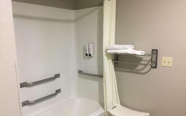 Red Roof Inn & Suites Jackson - Richland