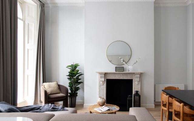 Gulaid House Knightsbridge by Bob W London